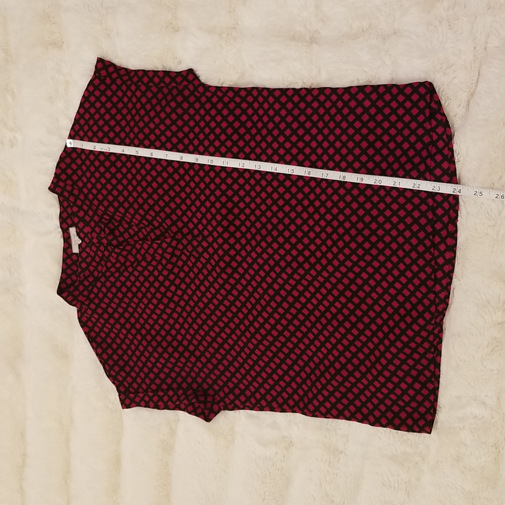 Pleione Short Sleeve Blouse with red pattern, size XS - Picture 10 of 13